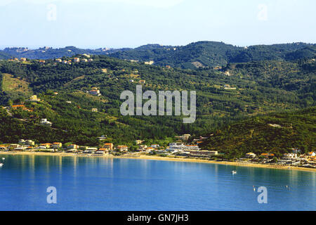 Blick über Agios Georgios Pagon auf der Insel Korfu durch Tageslicht Stockfoto