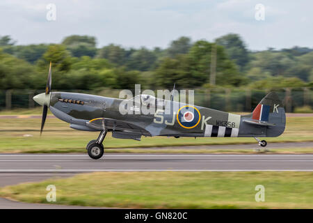 Battle of Britain Memorial Flight (BBMF) Supermarine Spitfire LF.9C MK356 Stockfoto