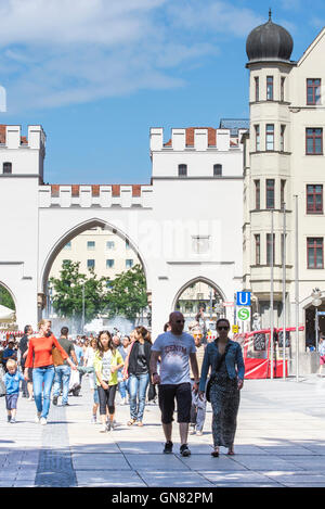 Touristen in der Fußgängerzone von München Stockfoto