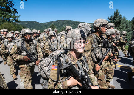 Klasse von 2020 März-Rücken-Parade bei der United States Military Academy in West Point, NY, USA Stockfoto