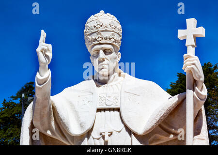 Papst Pius XII Statue lieben Frau vom Rosenkranz Fatima Portugal Basilika. Stockfoto