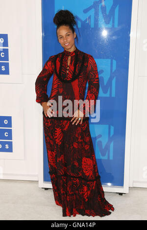 New York, New York, USA. 28. August 2016. Alicia Keys kommt bei der 2016 MTV Video Music Awards im Madison Square Garden am 28. August 2016 in New York City. Bildnachweis: MediaPunch Inc/Alamy Live-Nachrichten Stockfoto