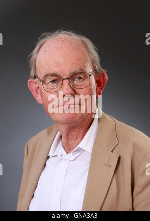 aEdinburgh, UK. 29. August 2016. Edinburgh International Book Festival 17. Tag. Edinburgh International Book Festival findet statt in Charlotte Square Gardens. Edinburgh. Abgebildete Chris Mullin. Pako Mera/Alamy Live-Nachrichten Stockfoto