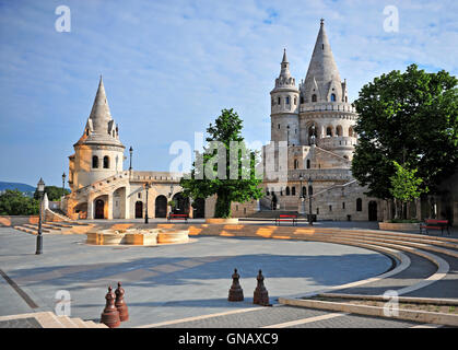 BUDAPEST, Ungarn - 20.Mai: Ansicht der Fischerbastei mit eine schöne Morgensonne in Budapest City am 20. Mai 2016. Stockfoto