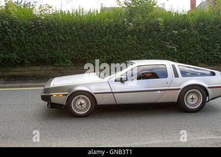 DeLorean DMC-12 in Ormskirk MotorFest, super Autos, historics, Vintage collectible Autos in der historischen Altstadt, in Lancashire, Großbritannien Stockfoto