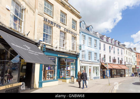 Attraktive Geschäfte in Cotswold Stadt Cirencester, Gloucestershire, England, Großbritannien Stockfoto