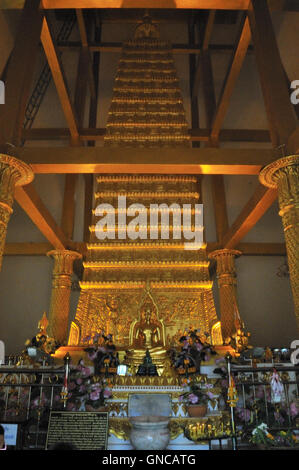 Ubon Ratchathany, Wat Phra, Nong Bua, inneren Tempel Buddha Statue Stockfoto