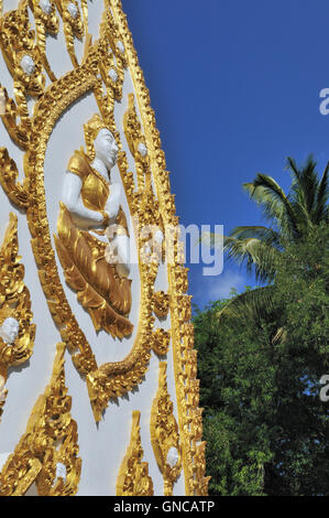 Ubon Ratchathany, Wat Phra, Nong Bua Gold Buddha Stockfoto