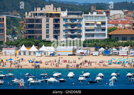 Strand und Ferienwohnungen in Palamos an der Costa Brava in Spanien Stockfoto