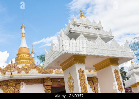 Feinen Stuckarbeiten in einem Tempel im Norden Thailands. Stockfoto