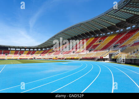 Skopje, Mazedonien - 5. Mai 2015: Leichtathletikbahn des nationalen Arena Philip II. von Makedonien, Hauptstadion von Skopje Stockfoto