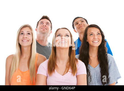 Multi-ethnischen Gruppe von Teens mit kaukasischen und Afro-Amerikaner Mädchen und jungen in Freizeitkleidung. Stockfoto