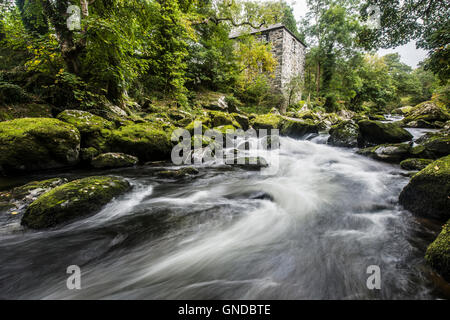 Der Fluss Ogwen (Afon Ogwen) in der Nähe von Bethesda, Snowdonia Stockfoto