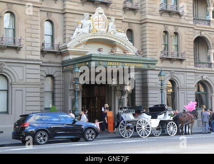 Pferd Kutsche Parks im The Hotel Windsor in Melbourne Australien Stockfoto