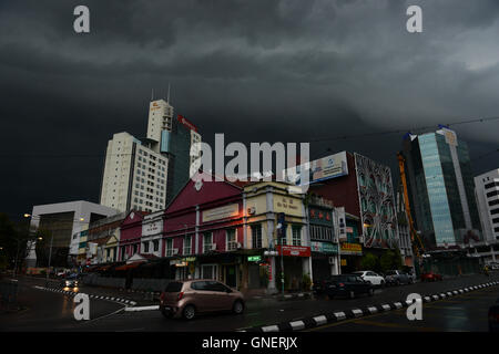 Stürmisches Wetter in Kuching, Malaysia. Stockfoto