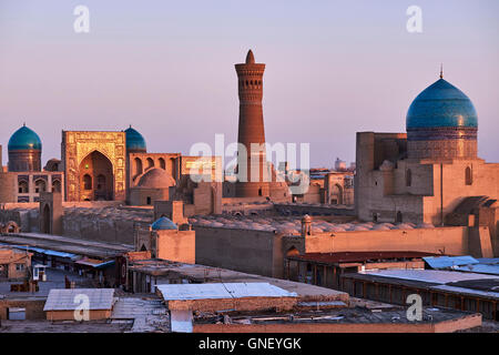 Usbekistan, Buchara, UNESCO-Welterbe, Kalon Moschee und Minarett Medresse Mir I Arab Stockfoto