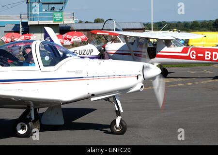 Shobdon Flugplatz, Herefordshire, England. 30. August 2016. Vierzig Flugzeuge besucht Shobdon Flugplatz heute bei schönem Wetter im Rahmen des hellen Flugzeuges Association (LAA) UK Tour 2016. Die LAA 70 Jahre feiert in diesem Jahr da es ursprünglich als beliebte Flying Association (PFA) gegründet wurde. Stockfoto