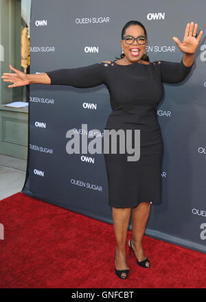 BURBANK, CA - 29 AUGUST: Oprah Winfrey bei der Premiere von der eigenen "Königin Zucker" in den Warner Bros Studios am 29. August 2016 in Burbank, Kalifornien. MPI99/MediaPunch Stockfoto