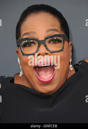 BURBANK, CA - 29 AUGUST: Oprah Winfrey bei der Premiere von der eigenen "Königin Zucker" in den Warner Bros Studios am 29. August 2016 in Burbank, Kalifornien. MPI99/MediaPunch Stockfoto