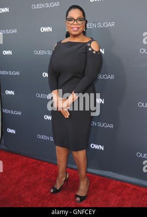 BURBANK, CA - 29 AUGUST: Oprah Winfrey bei der Premiere von der eigenen "Königin Zucker" in den Warner Bros Studios am 29. August 2016 in Burbank, Kalifornien. MPI99/MediaPunch Stockfoto