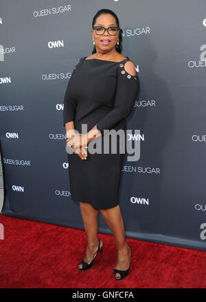 BURBANK, CA - 29 AUGUST: Oprah Winfrey bei der Premiere von der eigenen "Königin Zucker" in den Warner Bros Studios am 29. August 2016 in Burbank, Kalifornien. MPI99/MediaPunch Stockfoto