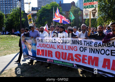 London, UK, 30. August 2016. Bangladesch-Aktivisten demonstrieren in London, wie der oberste Gerichtshof in Bangladesh Jamaat-e-Islami, des Landes größte islamische Partei Führungsmitglied der, Mir Quasem Ali Todesurteil bestätigt. Der Führer wird beschuldigt, für Kriegsverbrechen während der Bangladesh Befreiung-Krieg 1971 gegen Pakistan. Demonstranten gegen das Todesurteil demonstrieren. Bildnachweis: ZEN - Zaneta Razaite / Alamy Live News Stockfoto