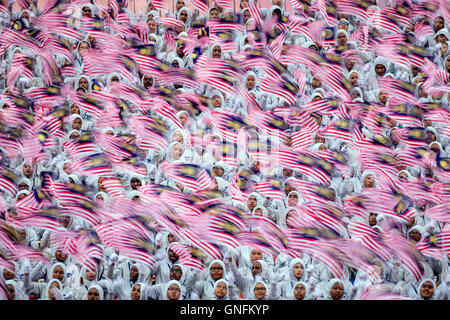 Kuala Lumpur, Malaysia. 31. August 2016. Malaysia feiert seinen 59. Nationalfeiertag. Bildnachweis: Danny Chan/Alamy Live-Nachrichten. Stockfoto