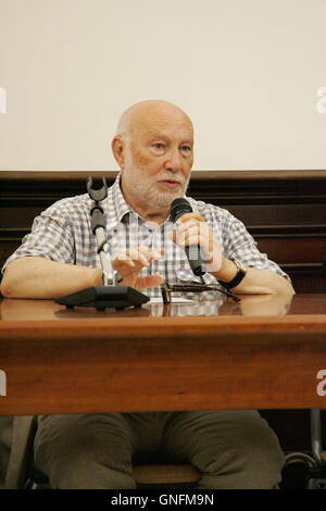 Napoli, Italien. 31. August 2016. "Antico Moderno e Post Moderno" Gespräch über Kunst Professor Domenico De Masi in einer Besprechung, die Analyse der Veränderungen der Zeit durch Soziologie. Den Pfad identifiziert der ökonomischen Ideen, politischen und kulturellen Rechte, die durch die Komplexität der Periode beginnend und endend mit dem industriellen Zeitalter bis zum heutigen Tag eingehalten werden. Im Bildnachweis Domenico De Masi: Salvatore Esposito/Alamy Live News Stockfoto