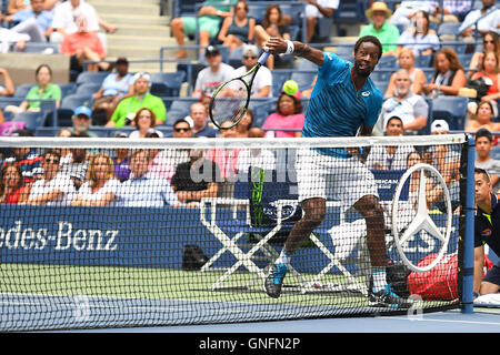 Flushing Meadows, New York, USA. 28. August 2016. US Open Tennis Championships. Gael Monfils (FRA) gegen Jan Satral (CZE) © Aktion Plus Sport/Alamy Live-Nachrichten Stockfoto