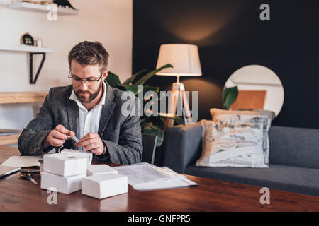 Vorbereitung seiner Gütesiegel Stockfoto