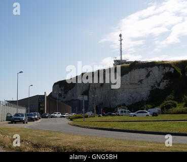 Blick auf Klippen aus vom Quai De La Marne, Dieppe, Frankreich Stockfoto