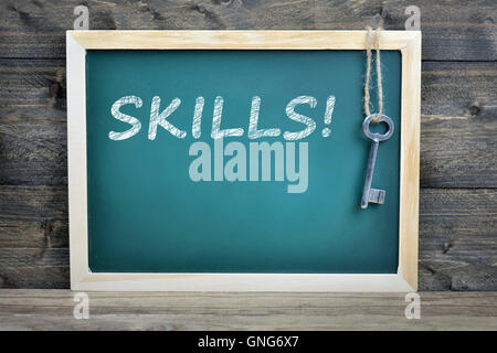 SEO Text auf Schulbehörde und alten Schlüssel Stockfoto