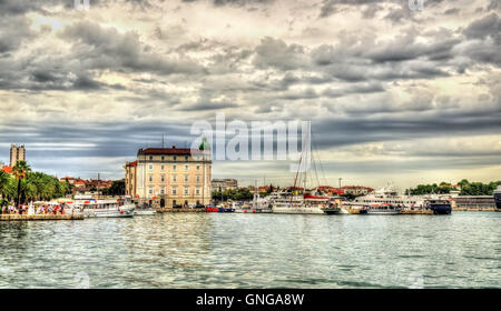 Blick auf Passagierhafen in Split - Kroatien Stockfoto