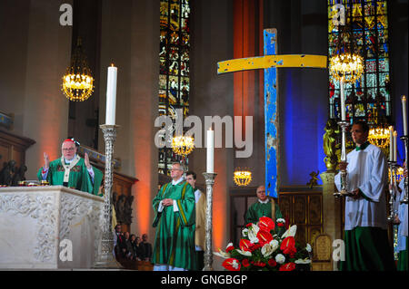Reinhard Marx in den Dienst am Caritas-Sonntag in München, 2014 Stockfoto