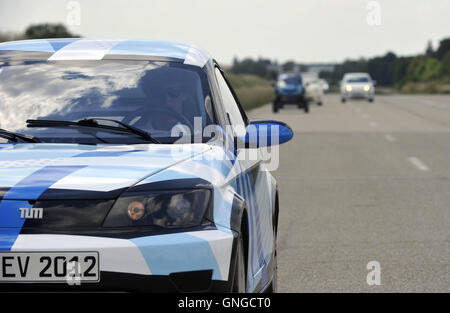 "Ein '' Bundesforschungsministeriums '' Elektroauto der TU München in einem Praxistest in Neubiberg, 2014" Stockfoto