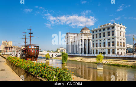 Ansicht des mazedonischen archäologischen Museums in Skopje Stockfoto