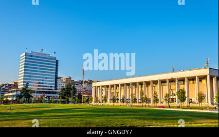 Der Kulturpalast in Tirana - Albanien Stockfoto