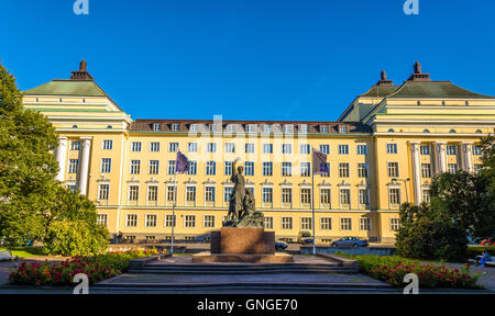 Denkmal für die Opfer der Revolution vor Nationaloper in Tallinn Stockfoto