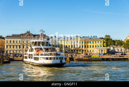 Fähre nach Suomenlinna Insel in Helsinki - Finnland Stockfoto