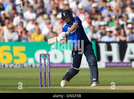 Englands Joe Root Fledermäuse tagsüber die dritte internationale an der Nottingham Trent Bridge. Stockfoto