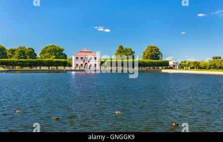 Großen Marly Teich in Peterhof - Russland Stockfoto