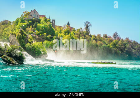 Boote in Richtung Rheinfall Stockfoto