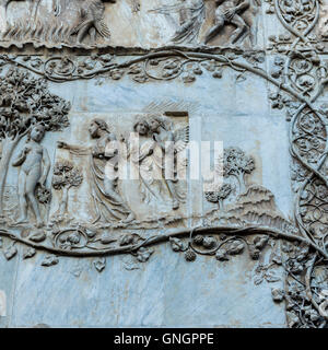 Bas-Relief-Detail an Wand, Orvieto Kathedrale, Orvieto, Provinz Terni, Umbrien, Italien Stockfoto