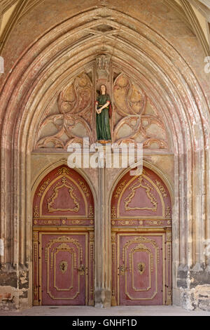 Eingang Portal, Saint George's Minster, Altstadt, Dinkelsbühl, Franken, Bayern, Deutschland Stockfoto