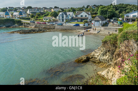 Ein kleiner Hafen am Bull Bay auf Anglesey Stockfoto