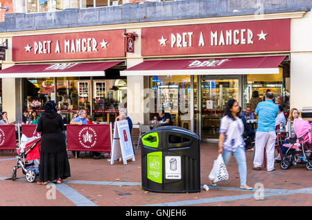 Die Pret eine Krippe-Coffee-Shop auf der Broad Street in Reading, Berkshire. Stockfoto