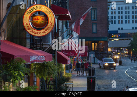 RIVER STREET BAUDENKMÄLER SAVANNAH GEORGIA USA Stockfoto