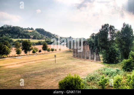 Römisches Aquädukt in Acqui Terme im Piemont, Italien Stockfoto