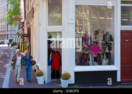 Schicke Damen Mode Shop im Huidenstraat in neun Straßen Einkaufsviertel, Amsterdam Stockfoto