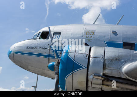 BERLIN, Deutschland - 3. Juni 2016: Sowjetische Flugzeuge Lisunow Li-2, Ungarische Fluggesellschaft "Malev". Ausstellung ILA Berlin Airshow 2016 Stockfoto